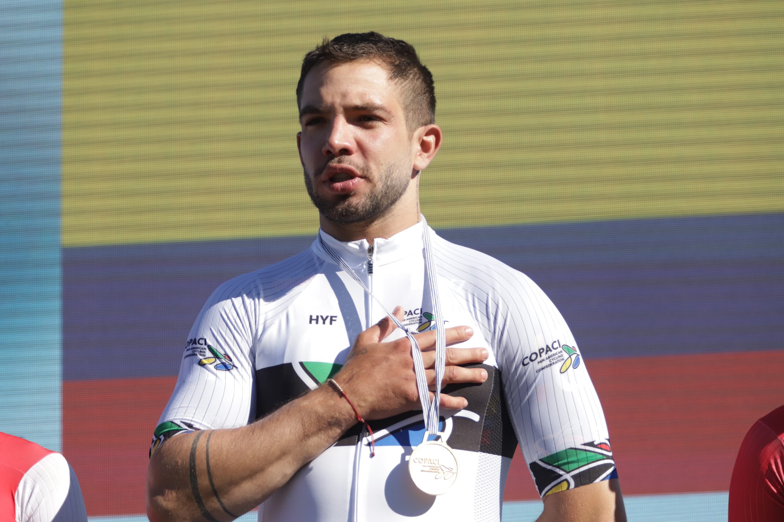 EXUBERANTE TRIUNFO DE ALVARO HODEG EN LA PRUEBA DE GRAN FONDO CATEGORIA ELEITE DE LOS PANAMERICANOS DE RUTA EN PUNTA DEL ESTE URUGUAY.